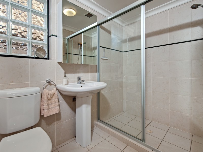 2/9 Newstead Ave, Newstead QLD 4006