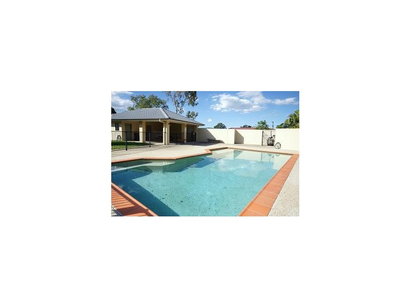 300 Cliveden Avenue, Corinda QLD 4075