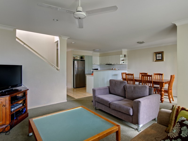 300 Cliveden Avenue, Corinda QLD 4075