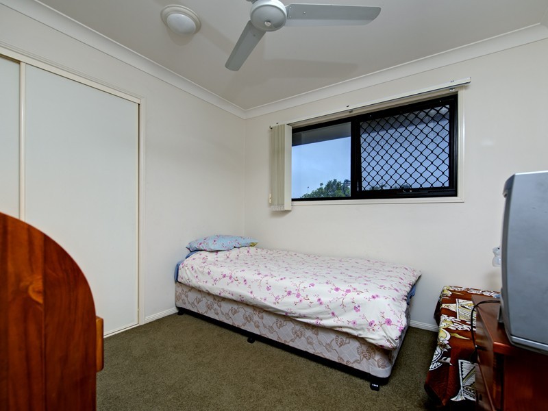 300 Cliveden Avenue, Corinda QLD 4075