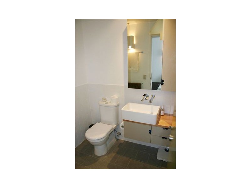 16 Skyring Tce, Teneriffe QLD 4005