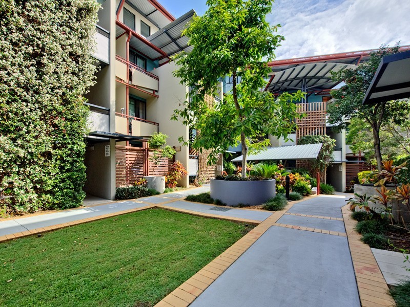 8 Dath Street, Teneriffe QLD 4005