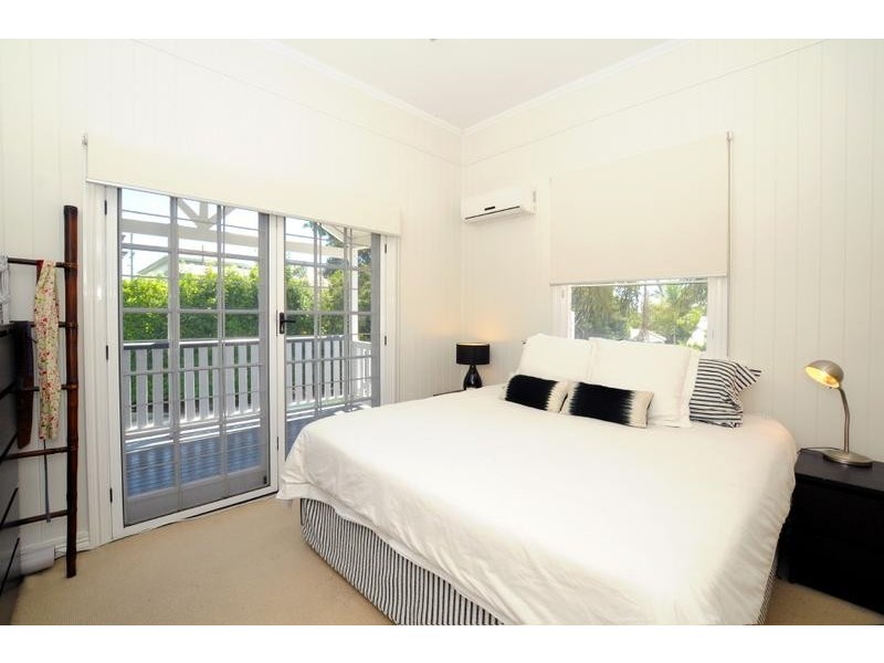 10 Barker Street, East Brisbane QLD 4169