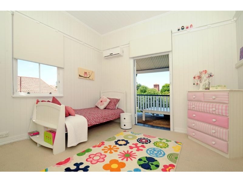 10 Barker Street, East Brisbane QLD 4169