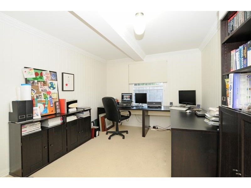 10 Barker Street, East Brisbane QLD 4169