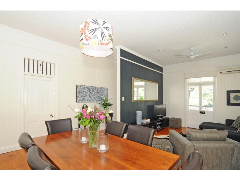 10 Barker Street, East Brisbane QLD 4169