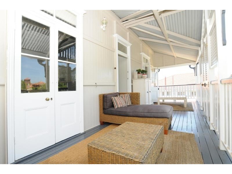 10 Barker Street, East Brisbane QLD 4169