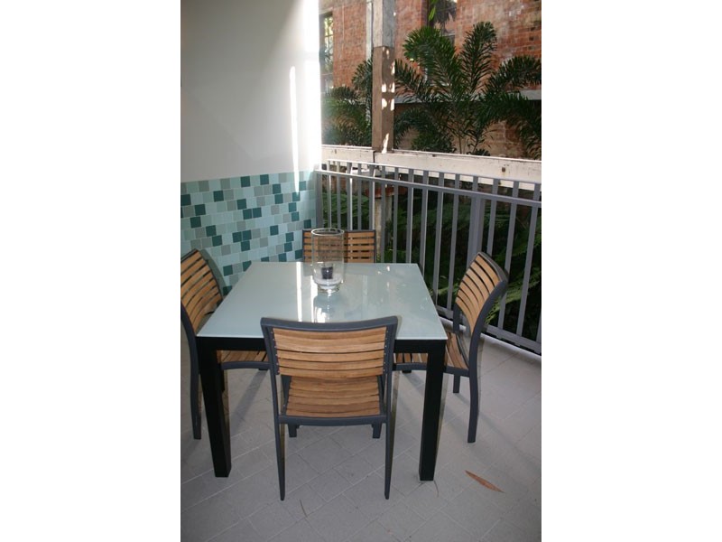16 Skyring Tce, Teneriffe QLD 4005