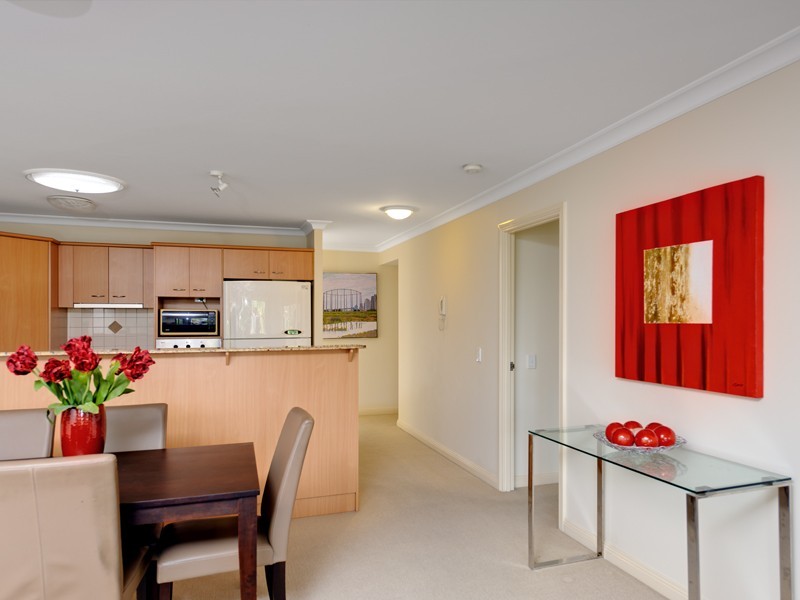 15 Newstead Ave, Newstead QLD 4006