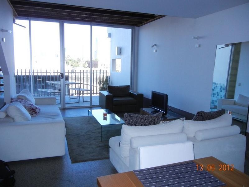 8 Skyring Tce, Teneriffe QLD 4005