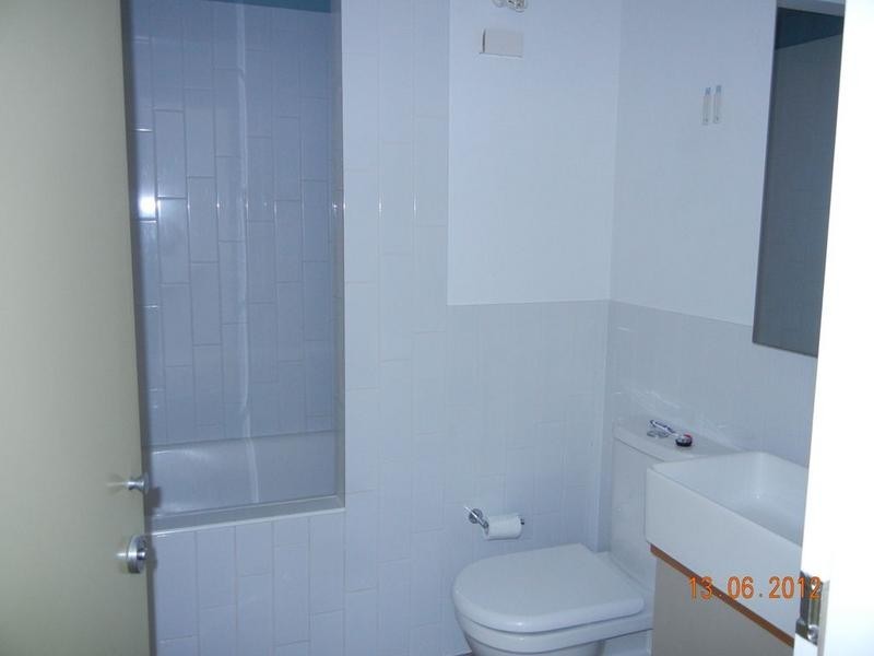 8 Skyring Tce, Teneriffe QLD 4005