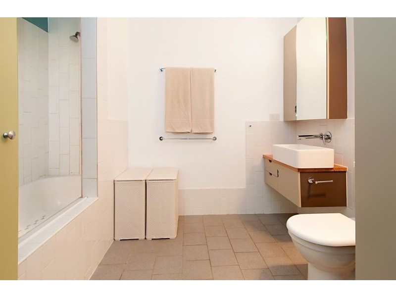 16 Skyring Tce, Teneriffe QLD 4005