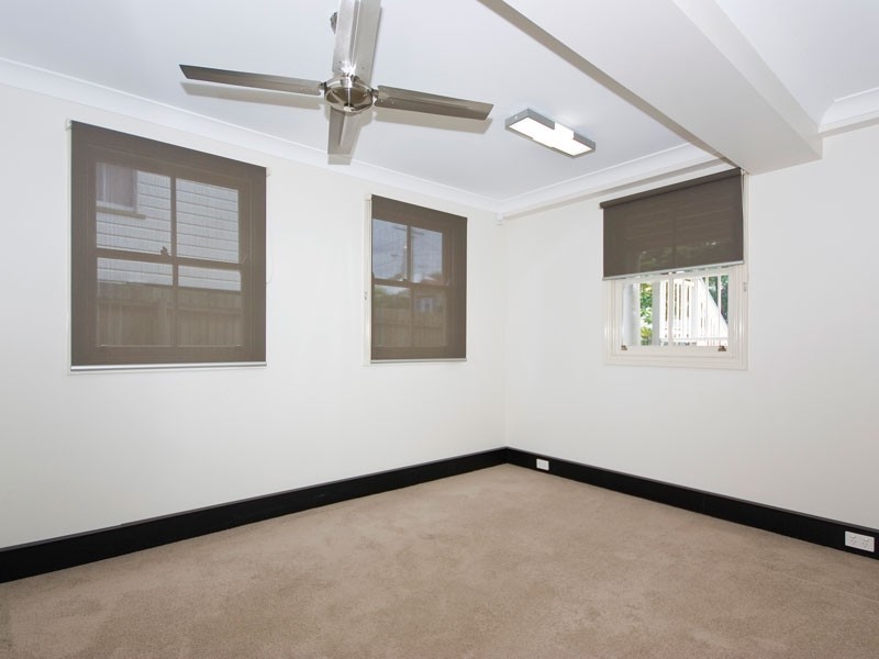 26 Walmsley St, Kangaroo Point QLD 4169