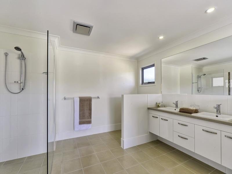 54 Somers Street, Nudgee QLD 4014