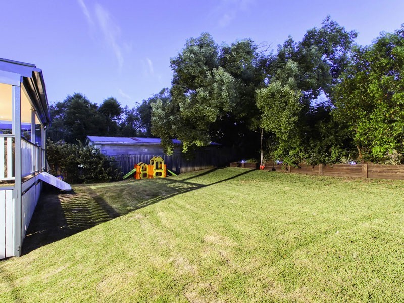 33 Macrossan Ave, Norman Park QLD 4170