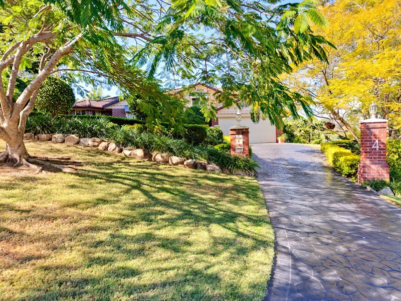 4 Belah Court, Albany Creek QLD 4035