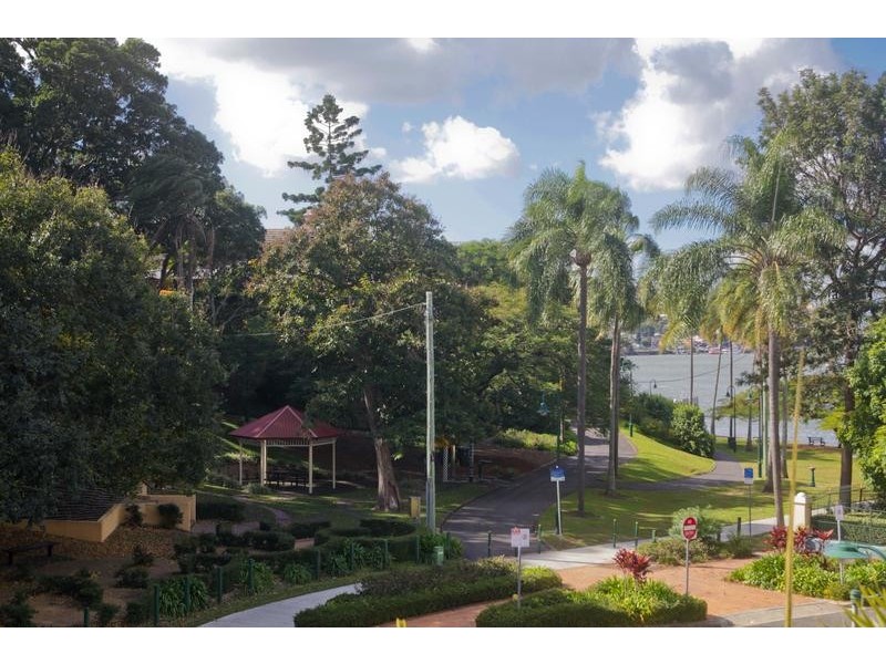 15 Newstead Avenue, Newstead QLD 4006