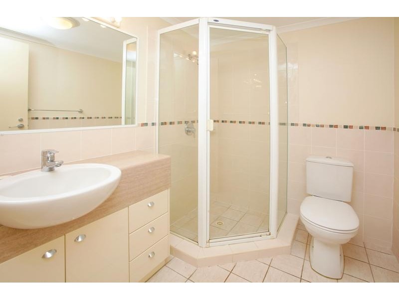 15 Newstead Avenue, Newstead QLD 4006