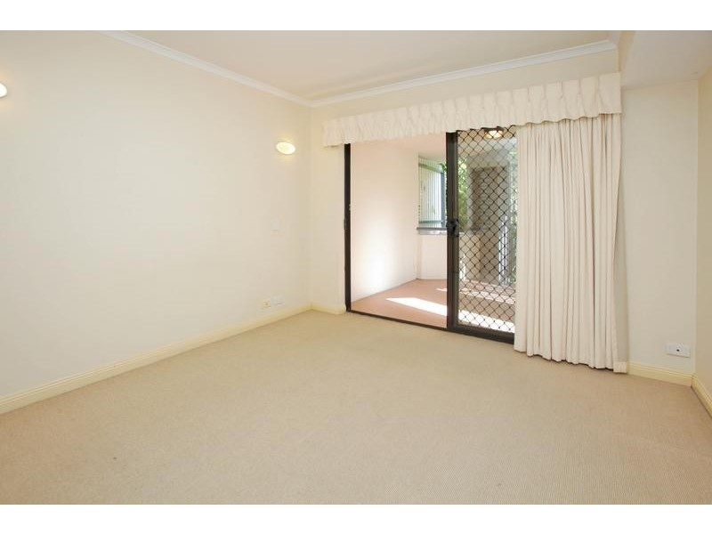 15 Newstead Avenue, Newstead QLD 4006