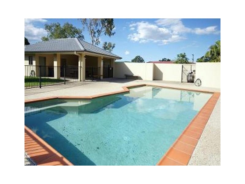 300 Clivedon Avenue, Corinda QLD 4075