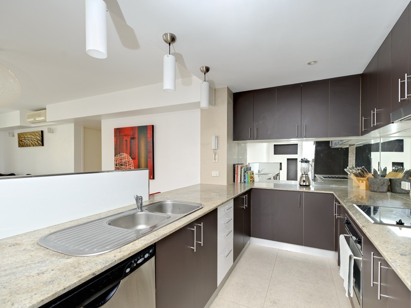 1 Newstead Avenue, Newstead QLD 4006
