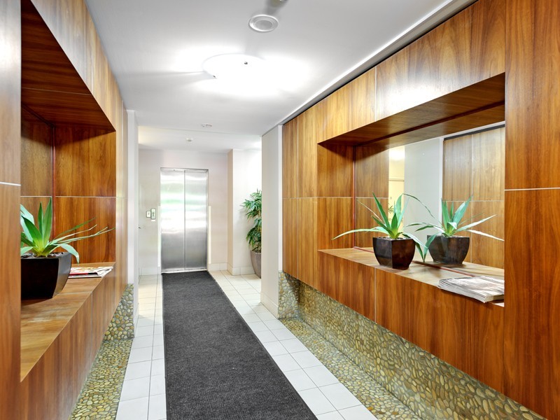 1 Newstead Avenue, Newstead QLD 4006