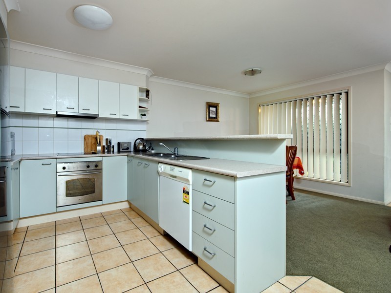 300 Clivedon Avenue, Corinda QLD 4075