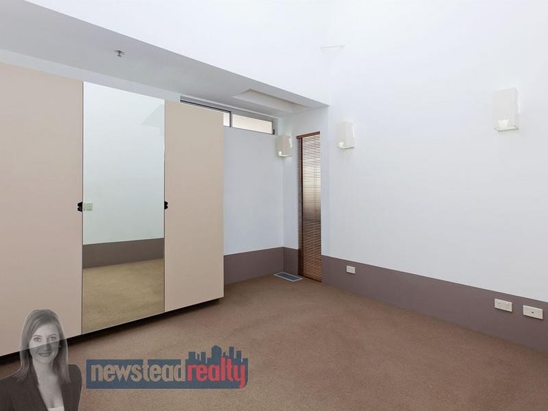 16 Skyring Terrace, Teneriffe QLD 4005