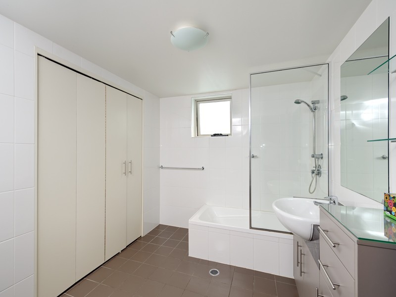 105/42 Newstead Terrace, Newstead QLD 4006