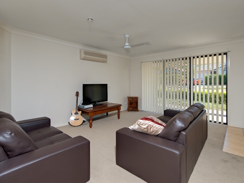 300 Clivedon Ave, Corinda QLD 4075