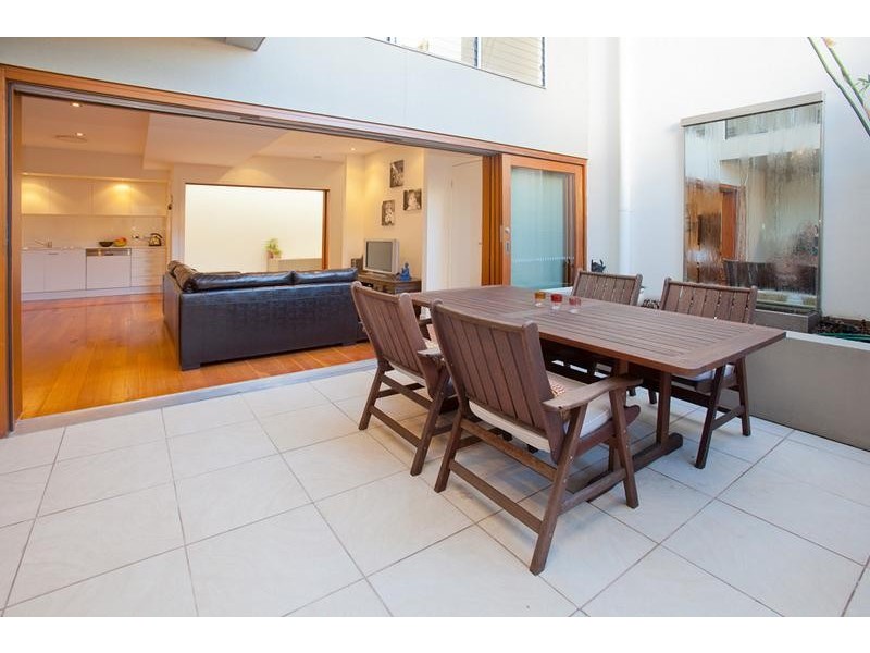 15 Halford St, Newstead QLD 4006