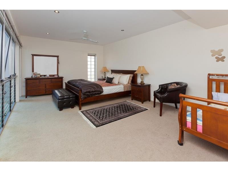 15 Halford St, Newstead QLD 4006