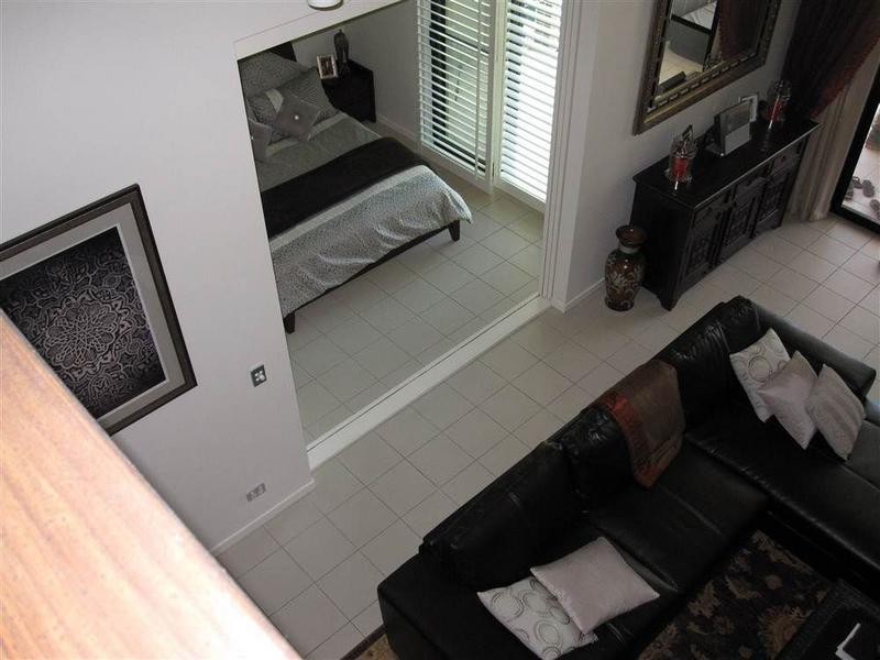 1 Newstead Avenue, Newstead QLD 4006