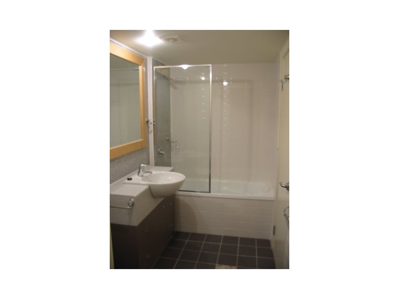 1 Newstead Avenue, Newstead QLD 4006
