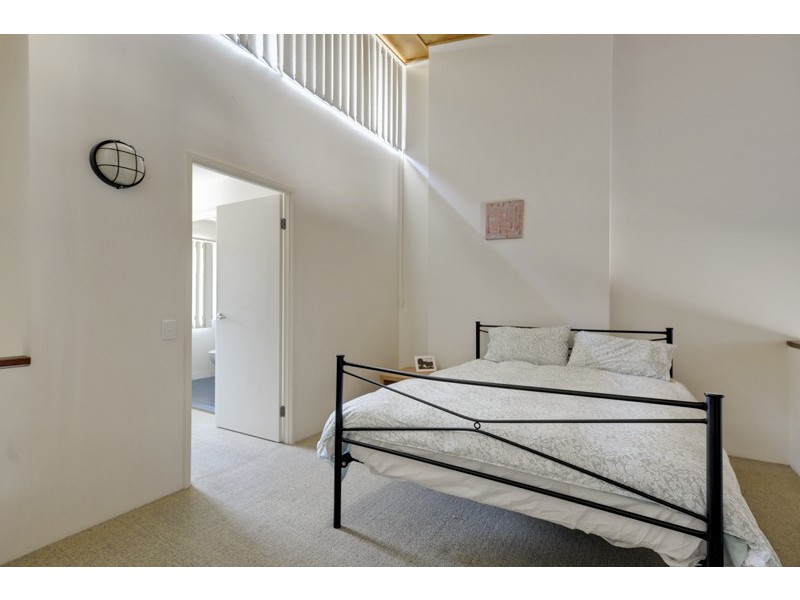 8 Dath Street, Teneriffe QLD 4005