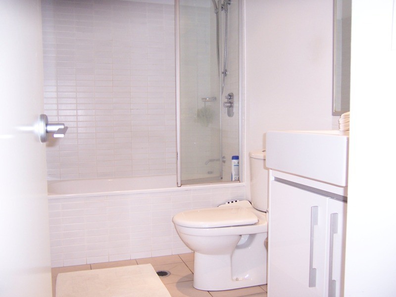 01 Ella Street, Newstead QLD 4006