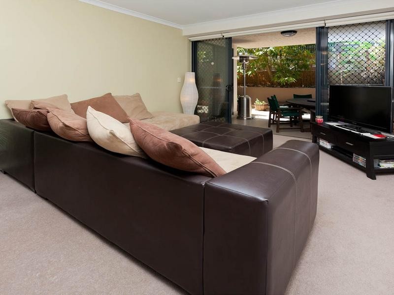 38 Brougham Street, Fairfield QLD 4103