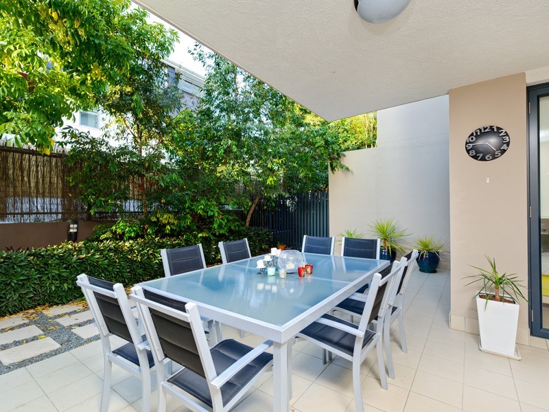 38 Brougham Street, Fairfield QLD 4103