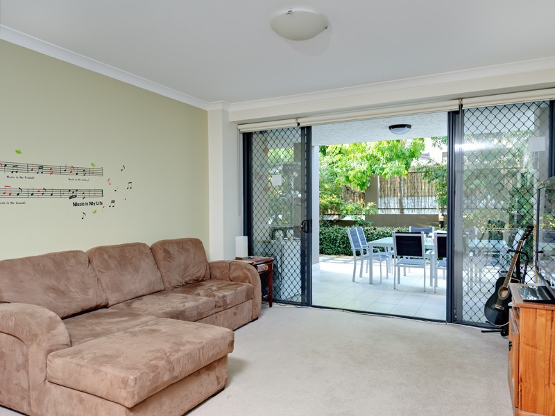 38 Brougham Street, Fairfield QLD 4103