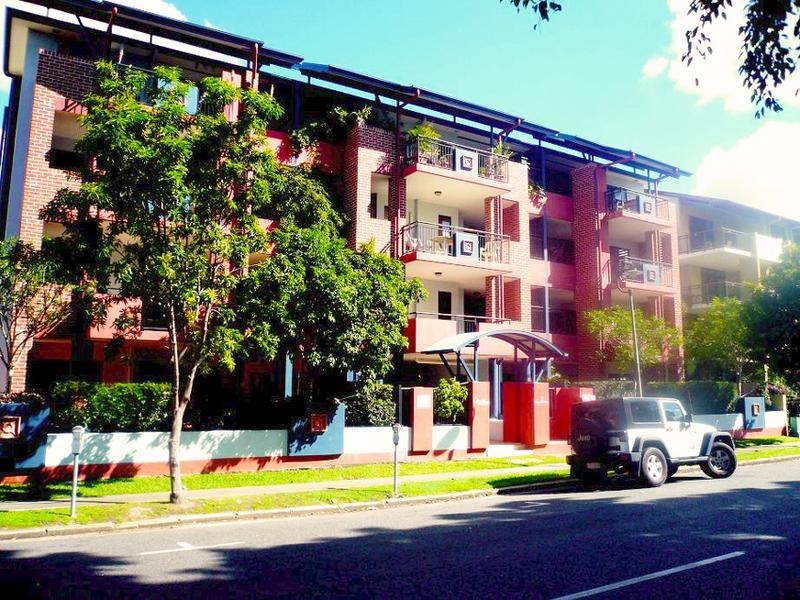 9 Newstead Avenue, Newstead QLD 4006