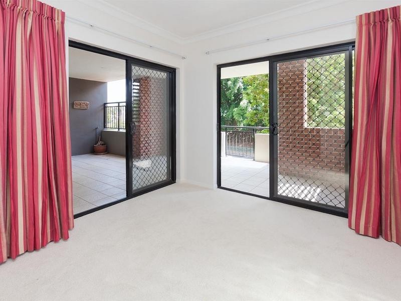 9 Newstead Avenue, Newstead QLD 4006