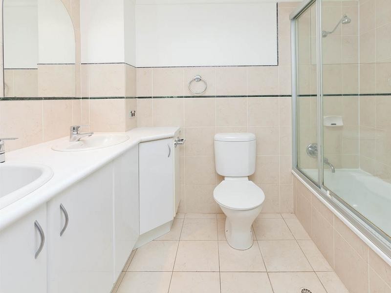 9 Newstead Avenue, Newstead QLD 4006