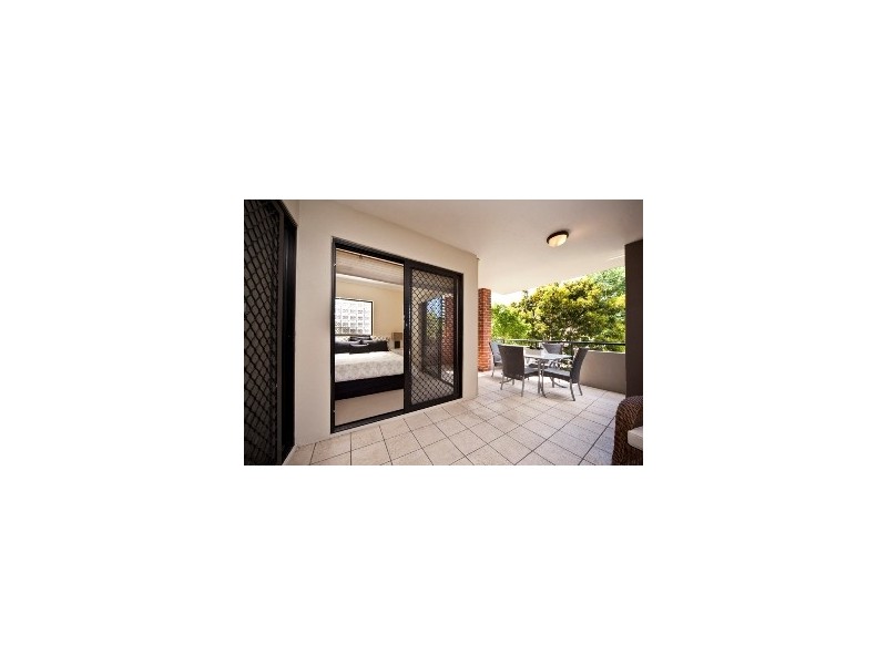 9 Newstead Avenue, Newstead QLD 4006