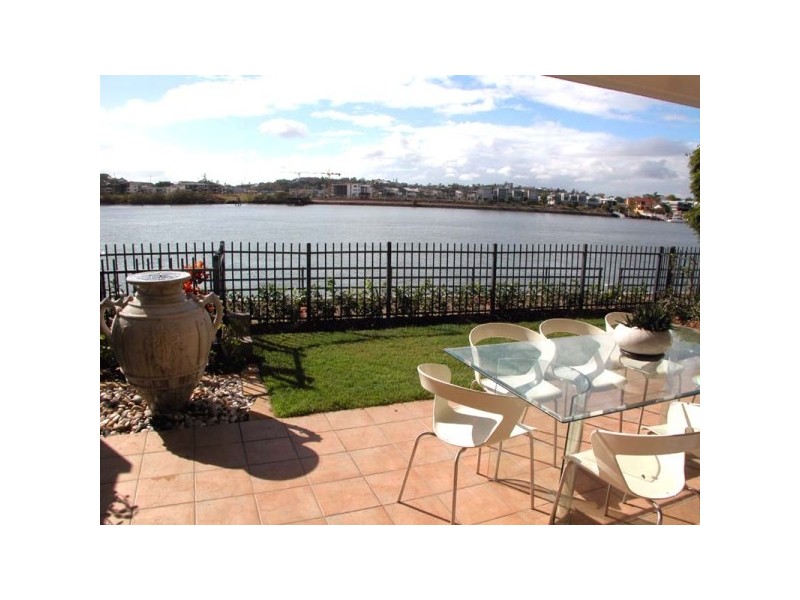 27 Vernon Terrace, Teneriffe QLD 4005
