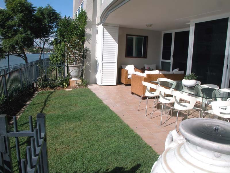 27 Vernon Terrace, Teneriffe QLD 4005