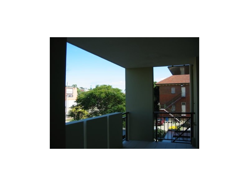 1 Newstead Avenue, Newstead QLD 4006