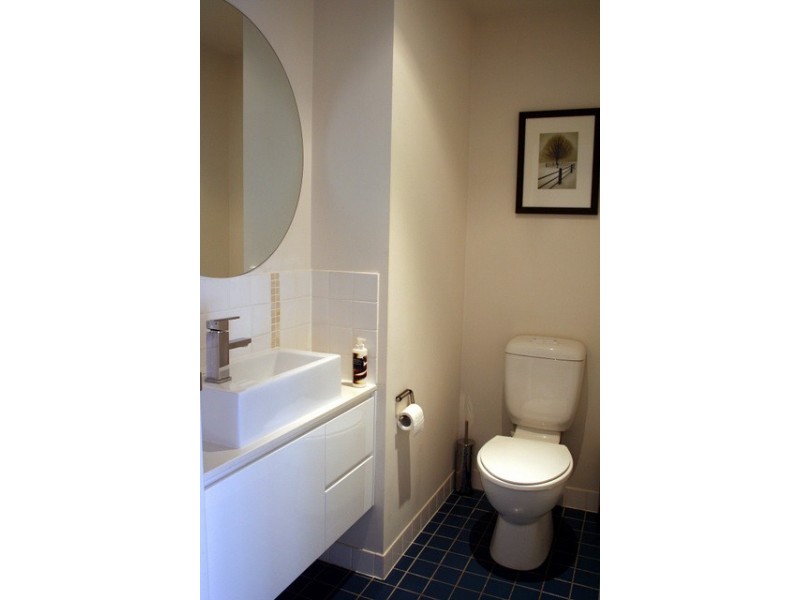 139 Commercial Rd, Teneriffe QLD 4005