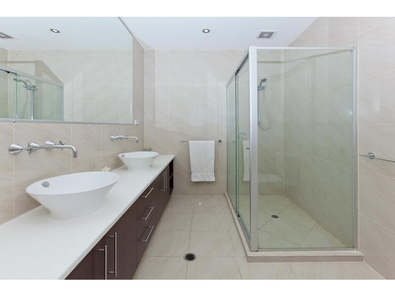 24 Wandoo Street, Newstead QLD 4006