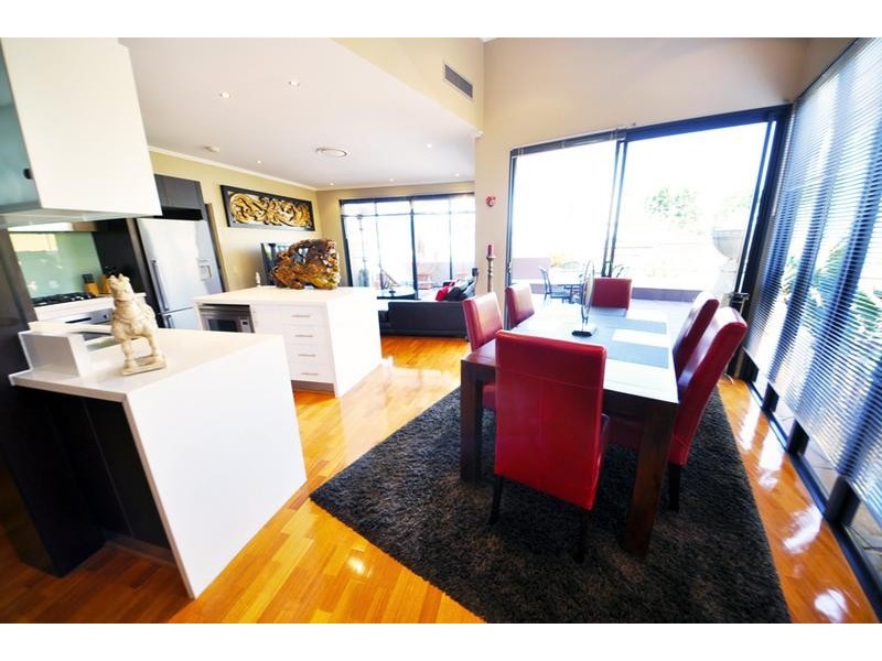 110 Commercial Road, Teneriffe QLD 4005