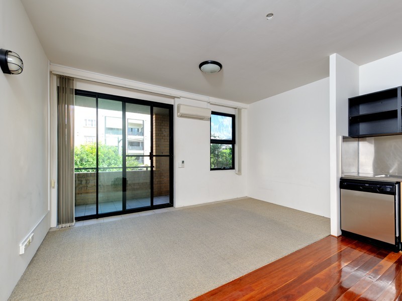 8 Dath Street, Teneriffe QLD 4005